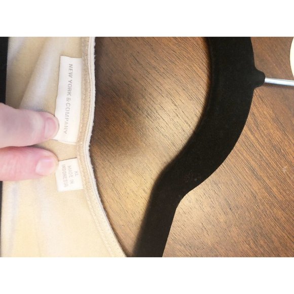 New York & Company Giraffe print Tank Top Size XL - Picture 6 of 8